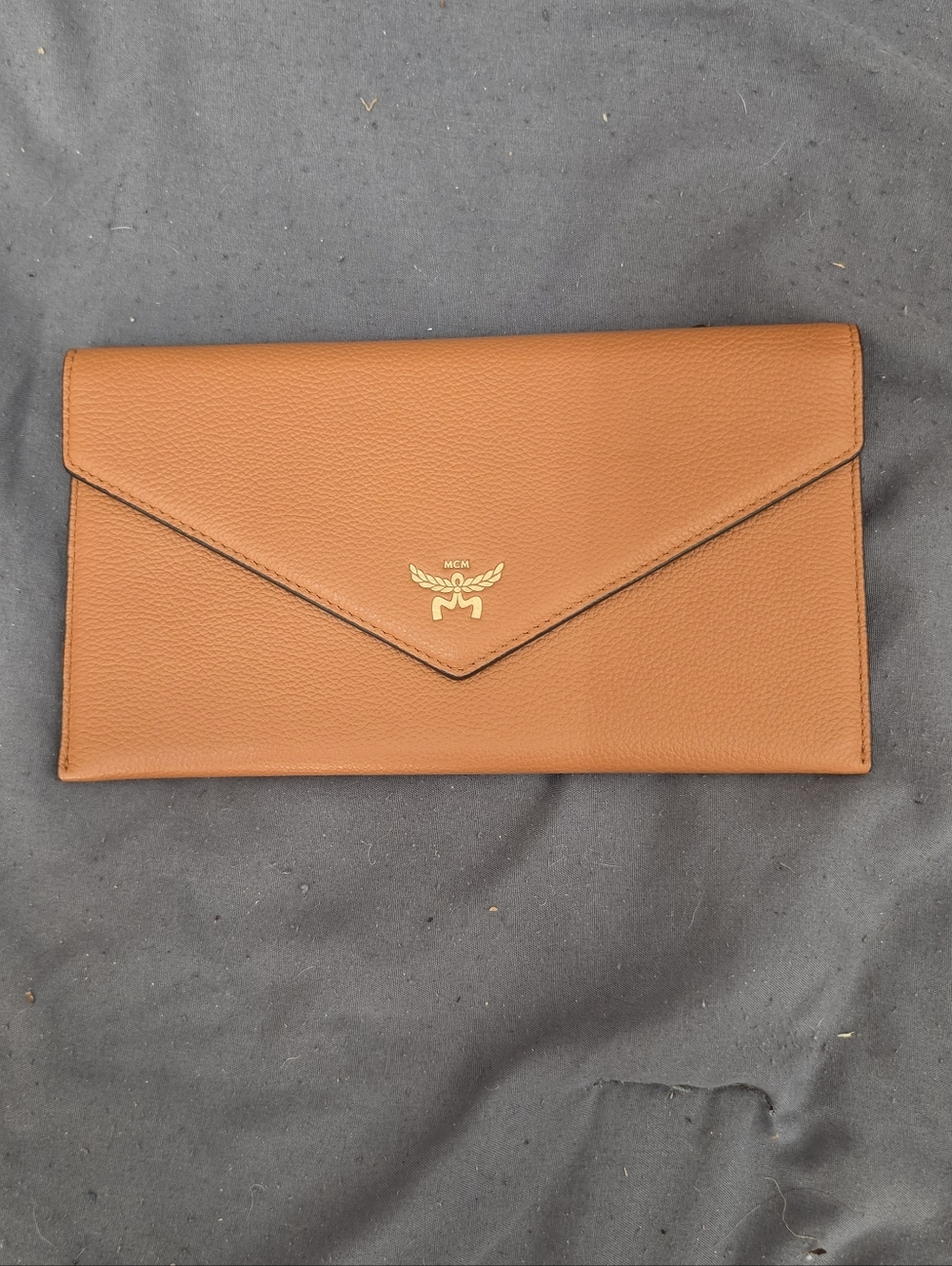 AUTHENTIC NWT - MCM Cognac Envelope Wallet with Gold Logo - Picture 4 of 10